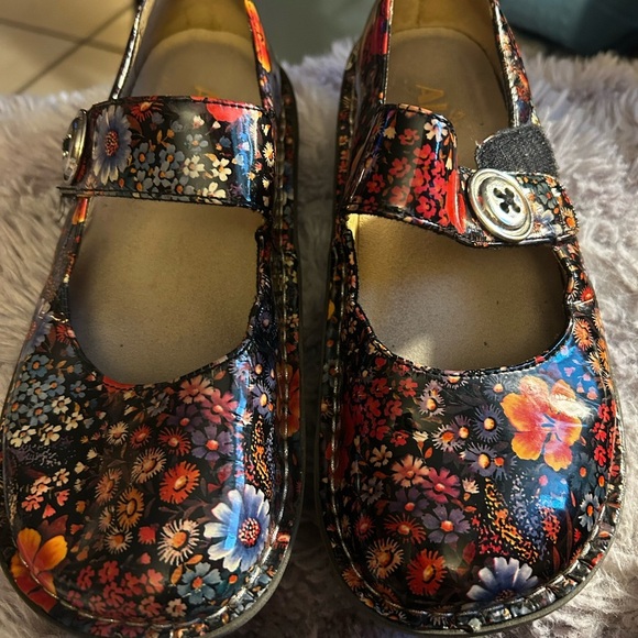 Alegria Shoes - Alegria Black Dress Shoes with Floral Pattern